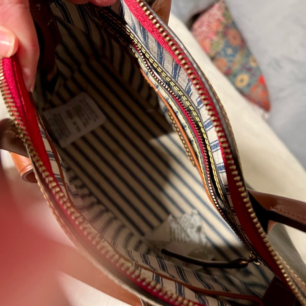 DOONEY AND BOURKE - Picture 7 of 8